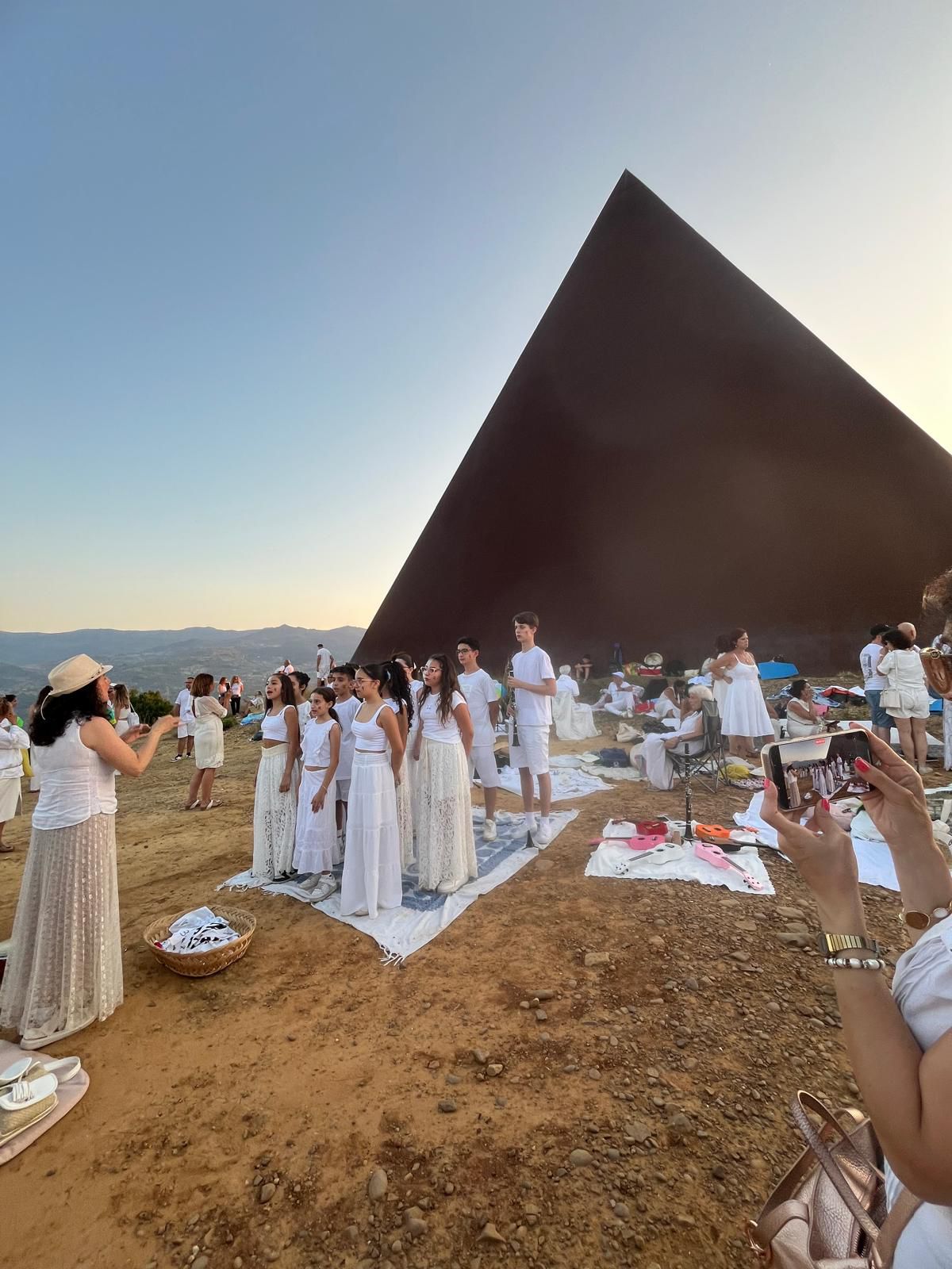 Piramide 38° parallelo, Sabrina Gallà dirige i ragazzi di Torrenova