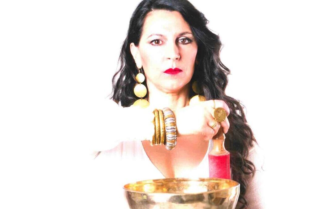 In principio era il Suono, performance immersiva di Lucina Lanzara con la partecipazione straordinaria di Giovanni Imparato alle percussioni per Una Marina di Libri